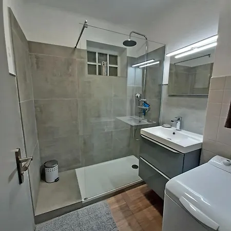 Le Gemini Apartment *